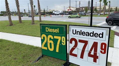 Gas prices at buc ee - The bright blue T-shirt and the slip-on shoes spattered with the travel center's famed beaver logo were new purchases she'd picked up Tuesday morning at the opening of the first Buc-ee's in ...